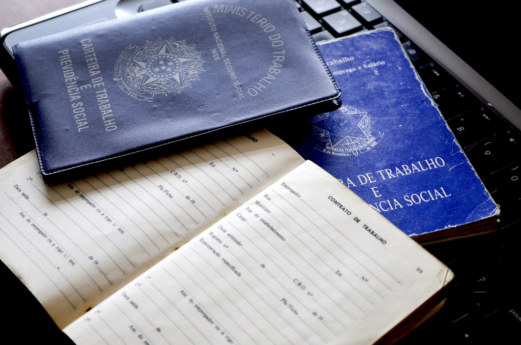 Governo confirma salário mínimo de R$ 1.621 em 2026